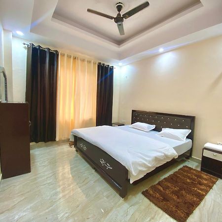 Ramalayam Inn Ayodhya Exterior photo