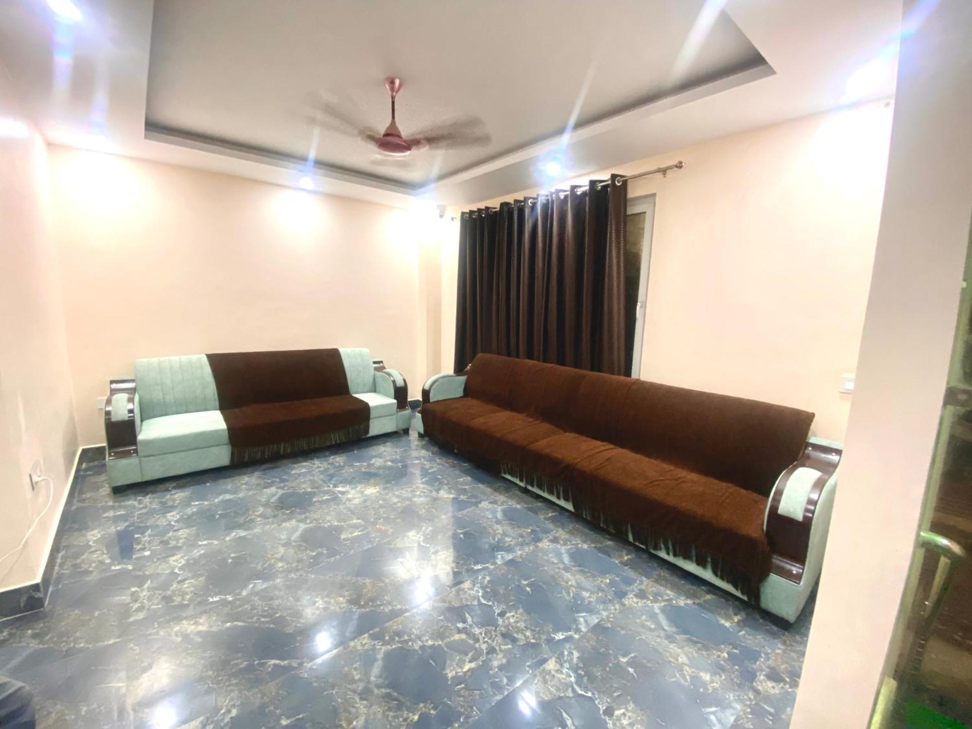 Ramalayam Inn Ayodhya Exterior photo