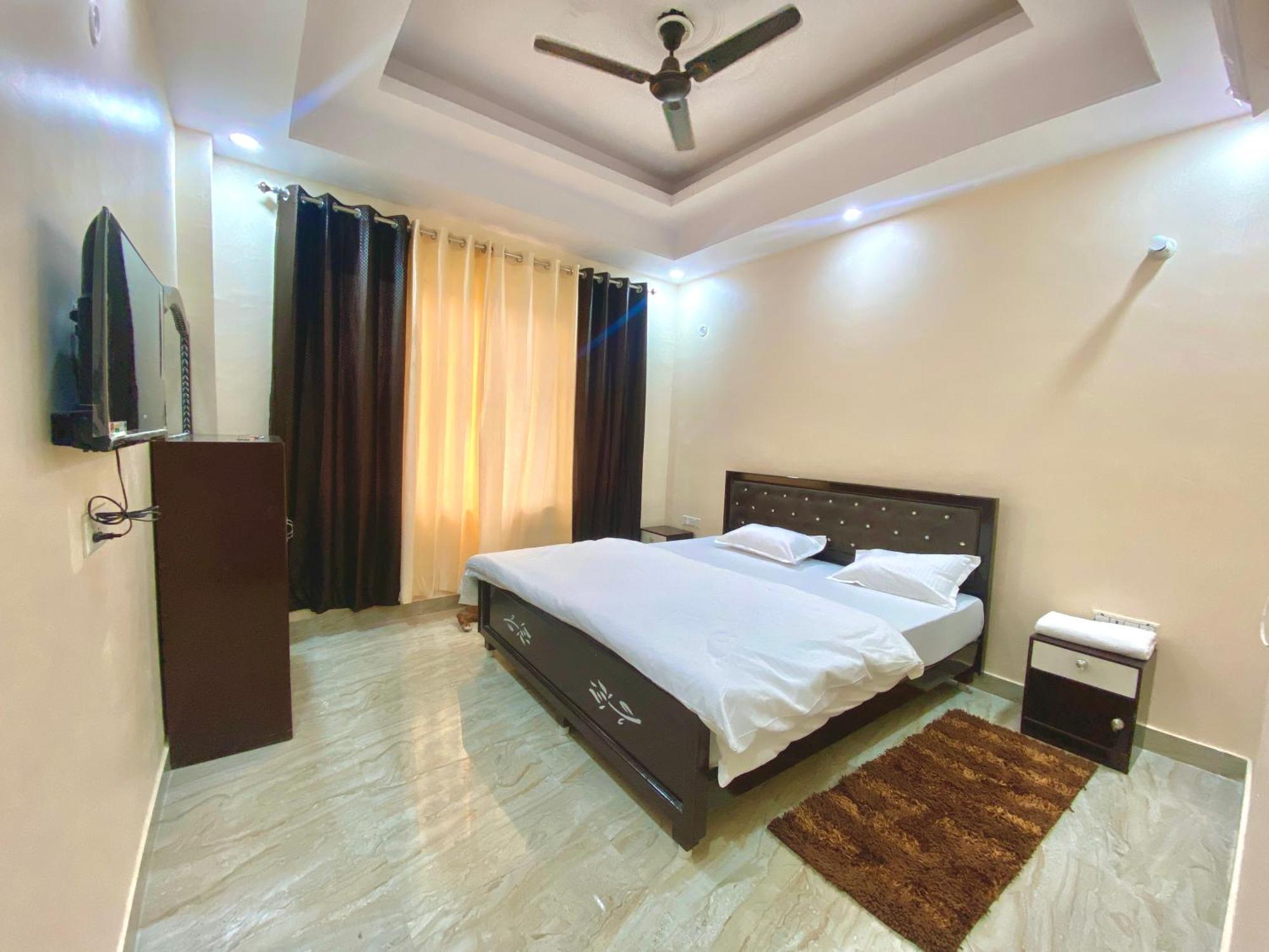 Ramalayam Inn Ayodhya Exterior photo