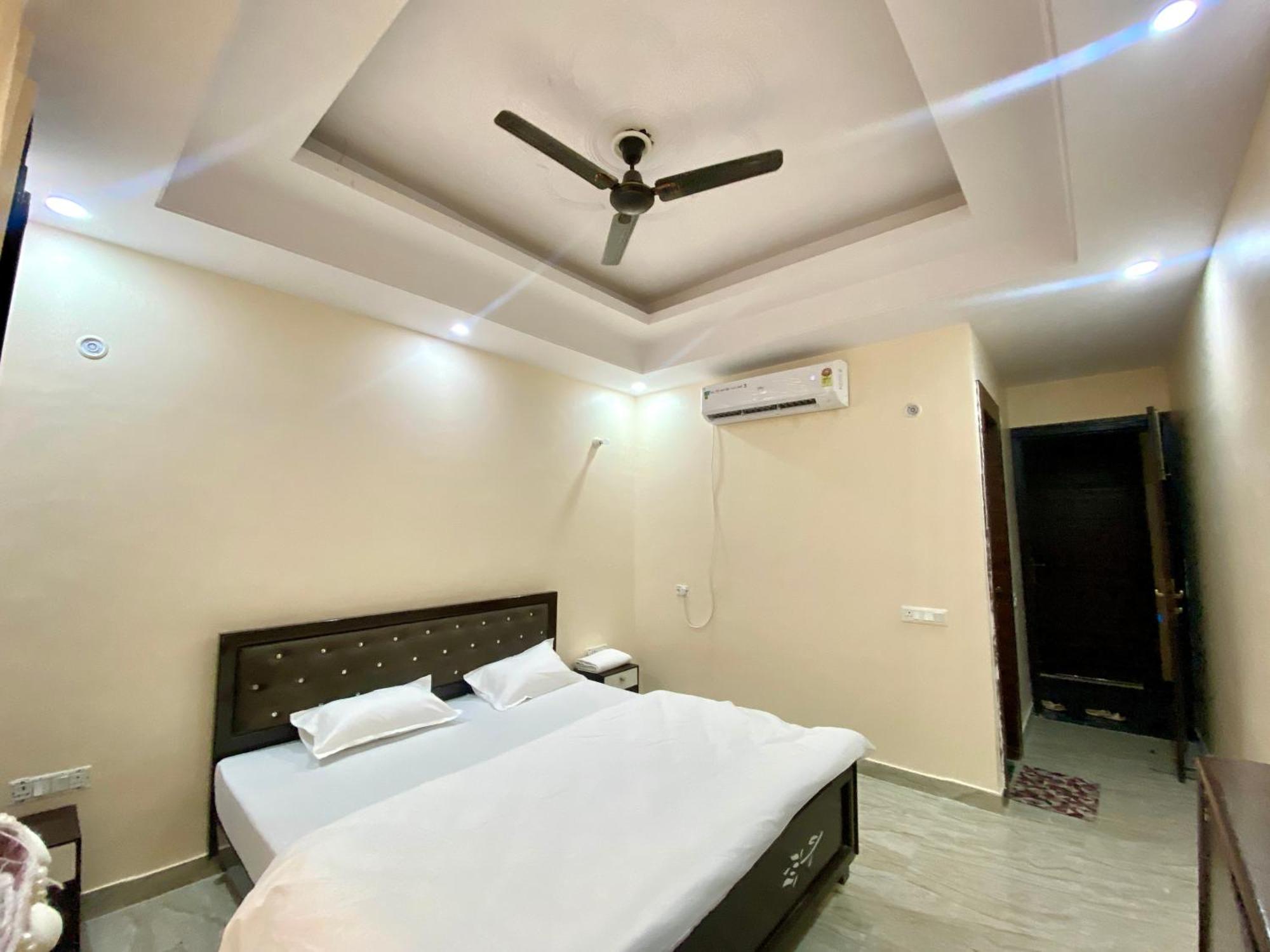 Ramalayam Inn Ayodhya Exterior photo